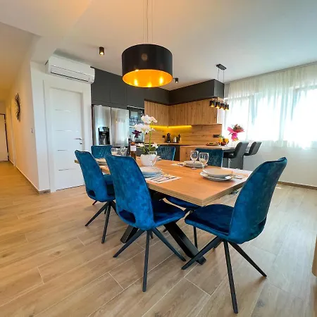 Luxury Penthouse Skyview Lägenhet